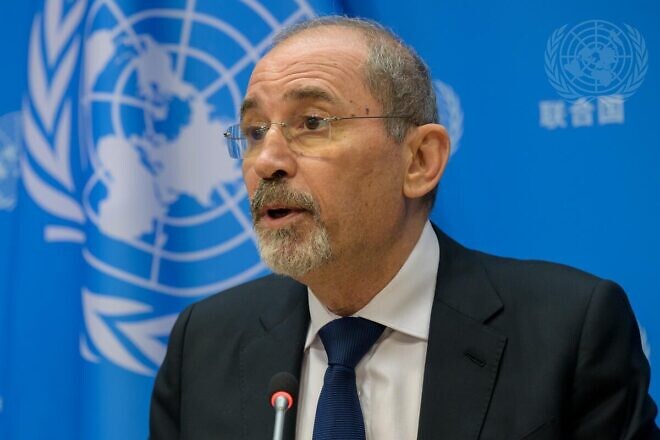 Ayman Safadi, deputy prime minister and minister for foreign affairs and expatriates of Jordan, briefs the press on Sept. 26, 2024. Credit: Manuel Elías/U.N. Photo.