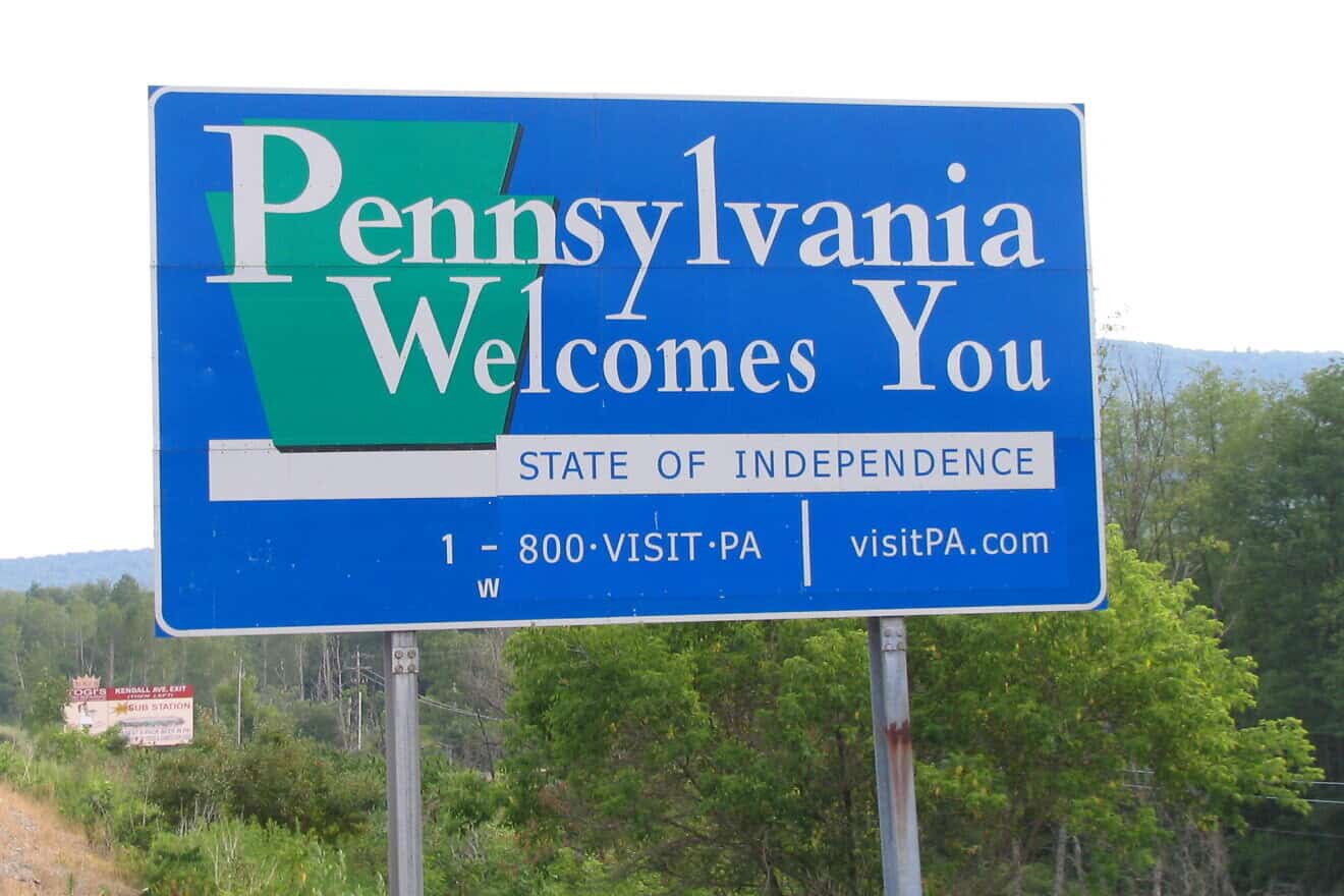 Entrance sign to the state of Pennsylvania. Credit: S. MacMillen via Wikimedia Commons.
