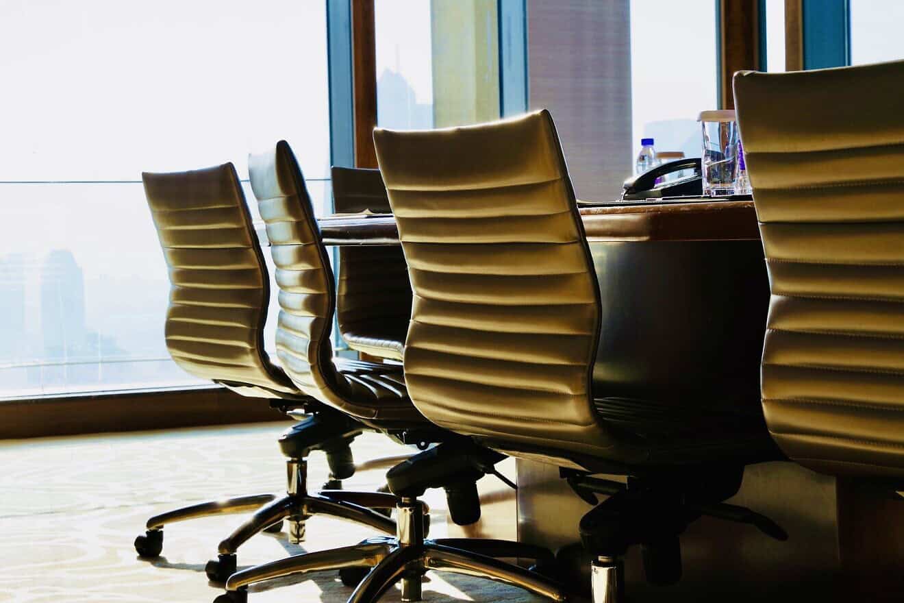 Office. Courtesy: Marcelideler/Pixabay.