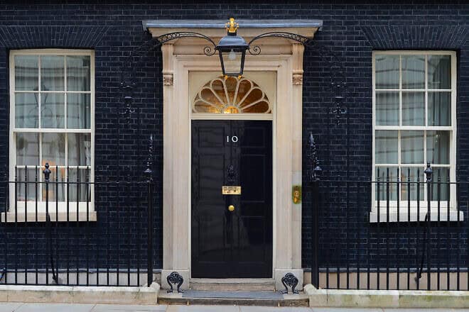 10 Downing Street, the headquarters and London residence of the prime minister of the United Kingdom. Credit: Sgt. Tom Robinson RLC via Wikimedia Commons.