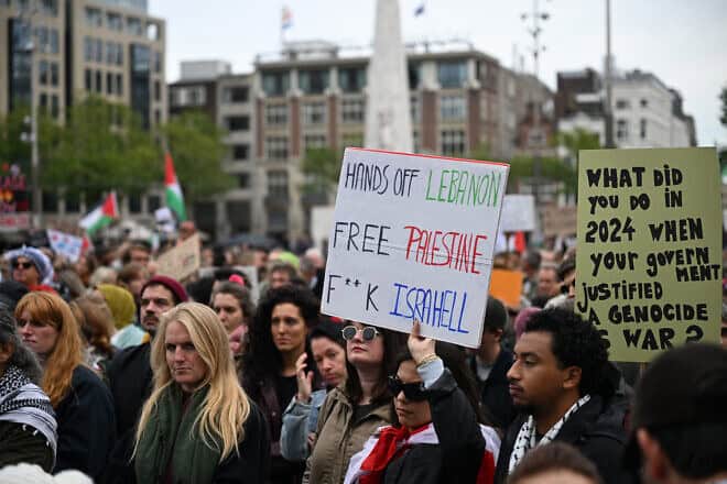 An anti-Israel protest at Dam Square in Amsterdam, Sept. 29, 2024. Photo by Mouneb Taim/Middle East Images/AFP via Getty Images.