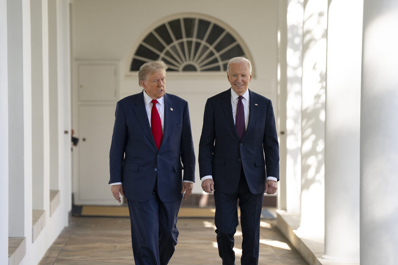 U.S. President Joe Biden walks to the Oval Office with President-elect Donald Trump, Nov. 13, 2024. Credit: Adam Schultz/White House.