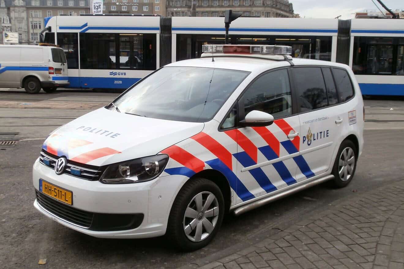 Volkswagen Touran of Dutch National Police in December 2016. Photo by Paul Townley/Pixabay.