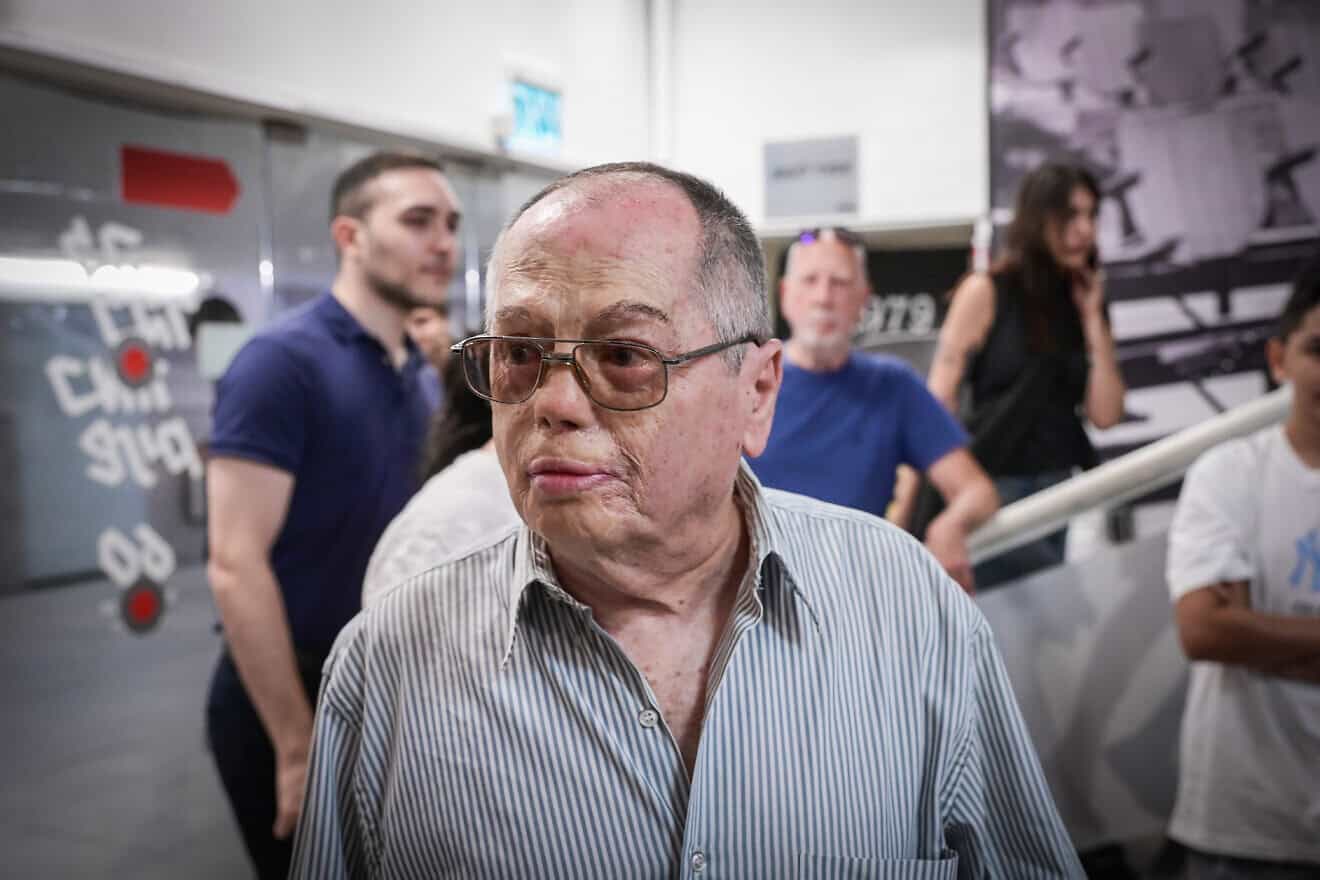 Israeli journalist Amnon Abramovich attends an emergency conference following the appointment of Yulia Shamalov-Berkovich as CEO of “News 13,” in Tel Aviv, July 14, 2024. Photo by Avshalom Sassoni/Flash90.