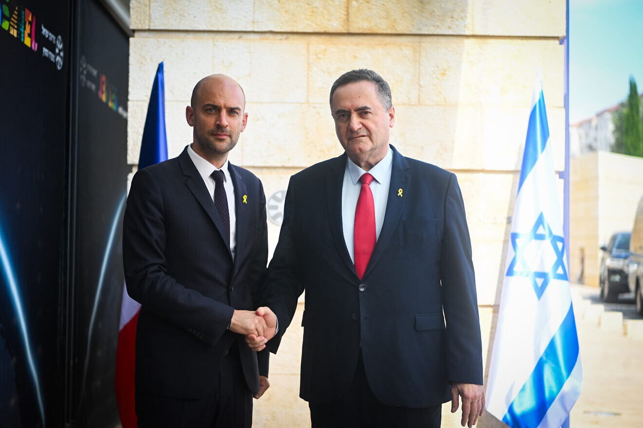 Israeli Minister of Foreign Affairs Israel Katz welcomes his French counterpart, Jean-Noel Barrot, at the Ministry of Foreign Affairs in Jerusalem, Oct. 7, 2024. Photo by Arie Leib Abrams/Flash90.