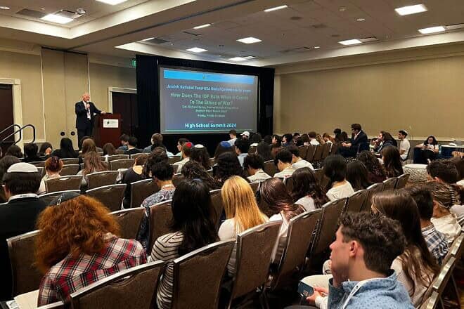 Col. Richard Kemp speaks to attendees at the Jewish National Fund-USA's High School Summit. Credit: Courtesy.