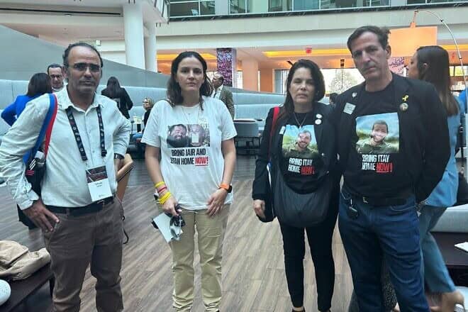 From left: Yehuda Cohen, Dalia Kushnir, and Hagit and Ruby Chen, family members of hostages who have been held captive by Hamas in Gaza since the terrorist attacks in southern Irsael on Oct. 7, 2023, at the JFNA General Assembly in Washington D.C., Nov. 12, 2024. Photo by Amelie Botbol.