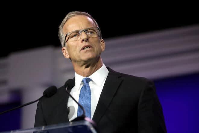 Sen. John Thune speaks at the Republican Jewish Coalition's 2023 Annual Leadership Summit in Las Vegas, Nevada, on Oct. 28, 2023. Photo by Gage Skidmore via Wikimedia Commons.