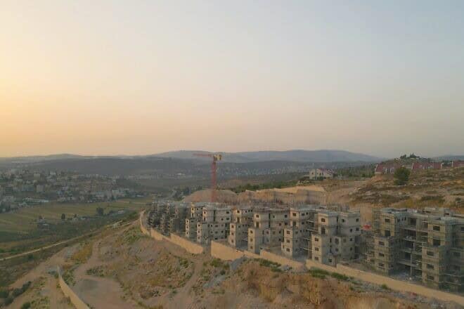 Israeli construction in the Binyamin region of southern Samaria, June 3, 2024. Credit: Akiva Van Koningsveld/JNS.