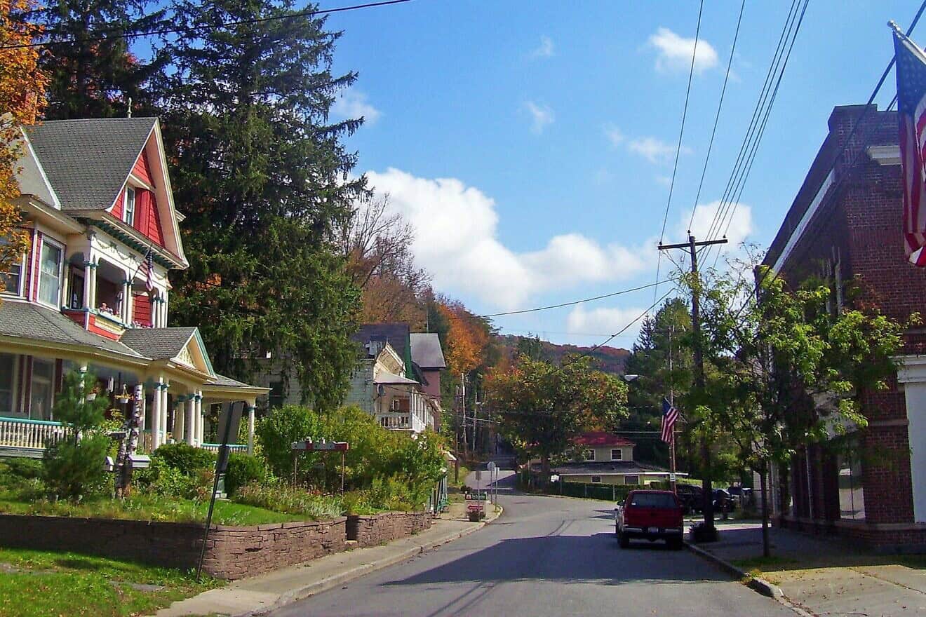 The view east down Main Street to Halcott Road junction in downtown Fleischmanns, N.Y. Credit: Daniel Case via Wikimedia Commons.