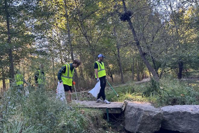 AEPi Brothers from University of Pittsburgh and Carnegie Mellon University volunteered to clean a local park. Credit: Courtesy.