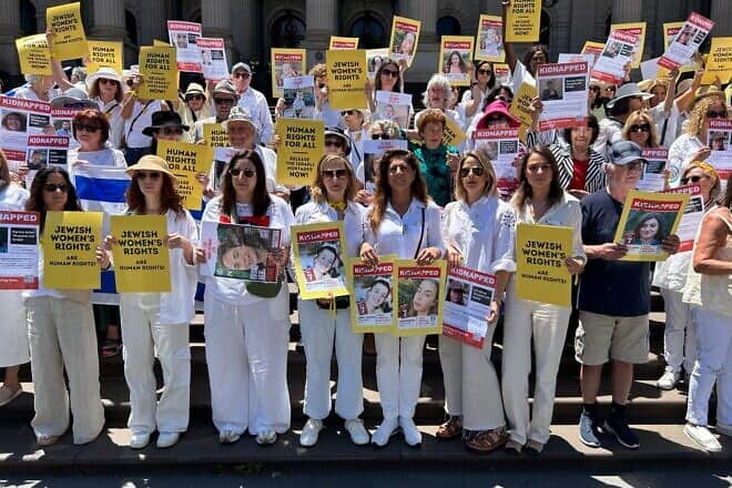 Hundreds of Jewish women gather in the central Australian business districts of Melbourne, Sydney, Brisbane and Perth to mark International Human Rights Day, Dec. 10, 2024. Photo by Penny Goodman.