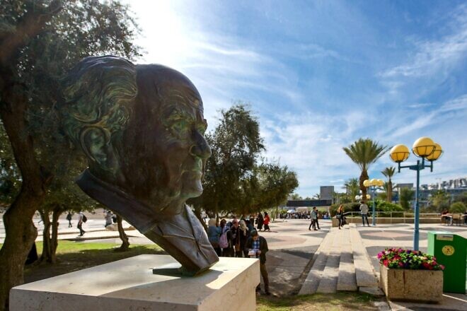 A bust of Israeli founding father and first prime minister David Ben-Gurion on the campus of Ben-Gurion University of the Negev. Photo courtesy of Americans for Ben-Gurion University (A4BGU).