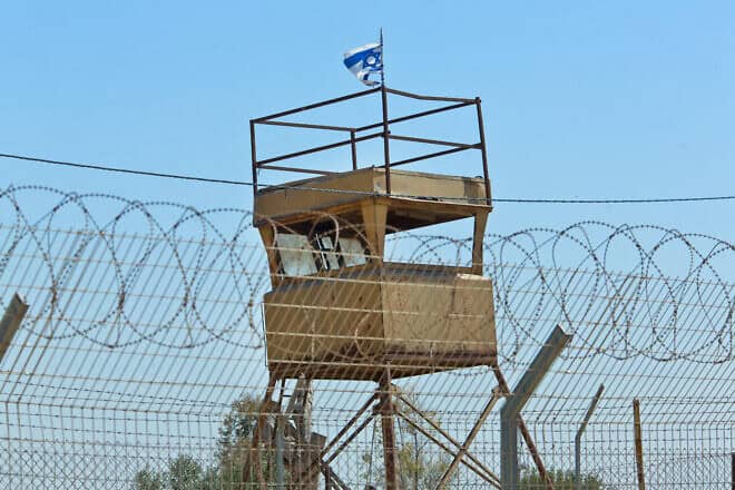 A guard tower monitored by the Israel Defense Forces near Kibbutz Nahal Oz and the Gaza Strip, May 17, 2018. Photo by Moshe Shai/Flash90.