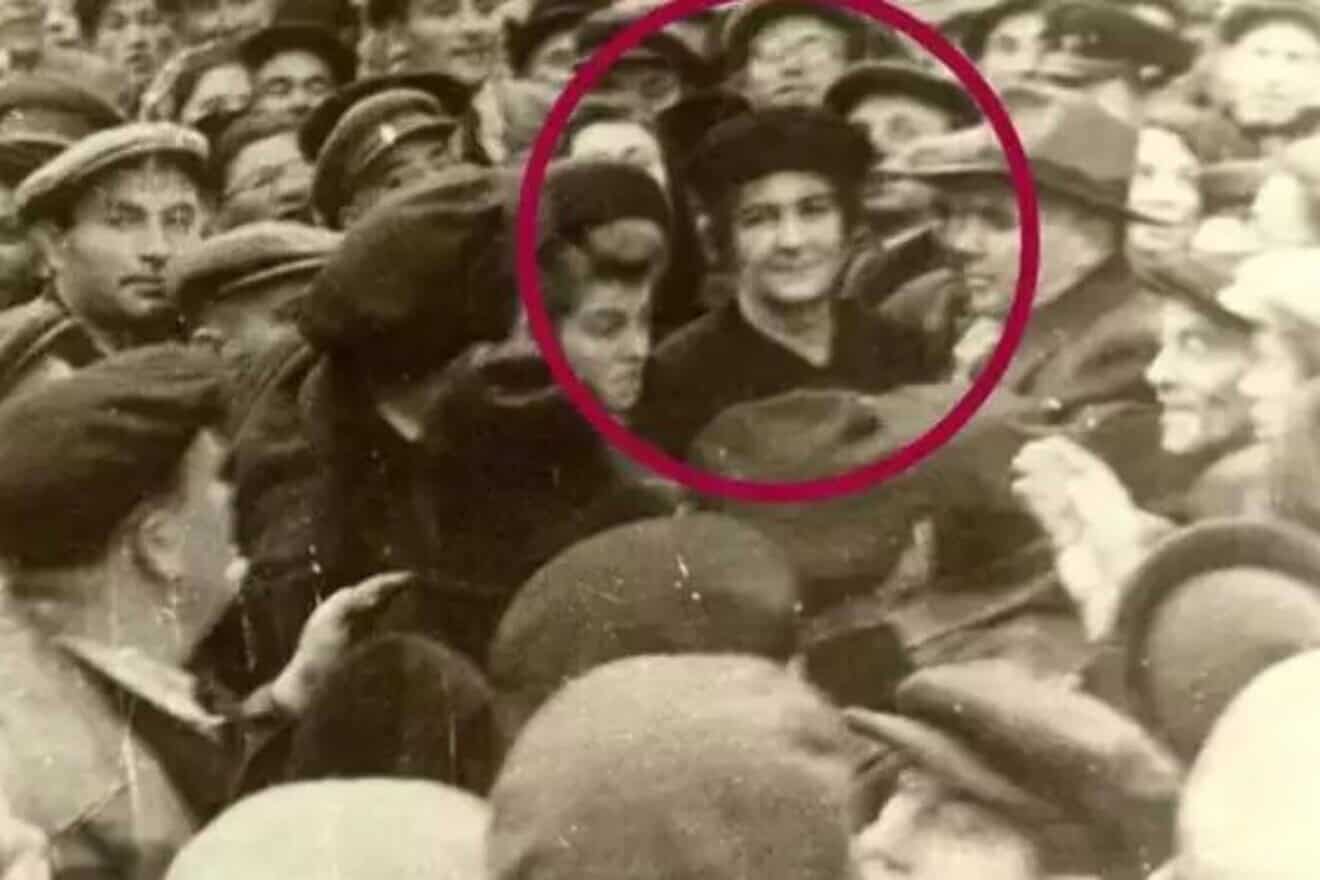 Golda Meir, Israel's first ambassador to the Soviet Union, visited the Choral Synagogue in Moscow on Oct. 4, 1948. Photo by David Khabkin/Nativ.