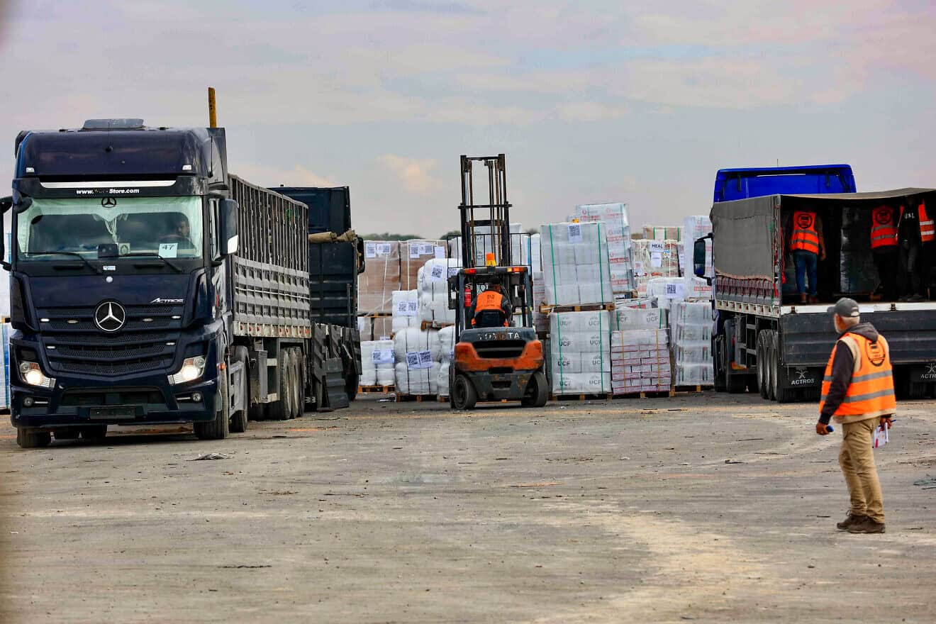 Trucks in Zikim, in southern Israel, with humanitarian aid for Palestinians in the Gaza Strip, Nov. 28, 2024. Photo by Oren Cohen/Flash90.