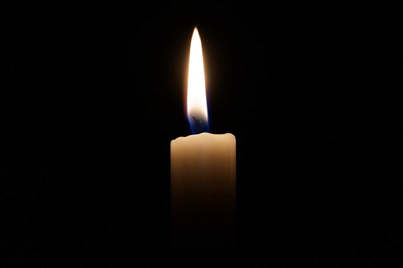 Candle. Credit: webandi/Pixabay.