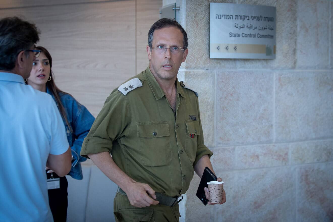 MK Moshe Tur-Paz, a lieutenant colonel in the IDF reserves, arrives for a closed meeting of the Knesset Defense and Foreign Affairs Committee in Jerusalem on Oct. 9, 2023. Photo by Oren Ben Hakoon/Flash90.