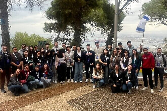 Pro-Israel student leaders hold a security briefing in the north of Israel in December 2024. Credit: IsraelAmbassadors.com.