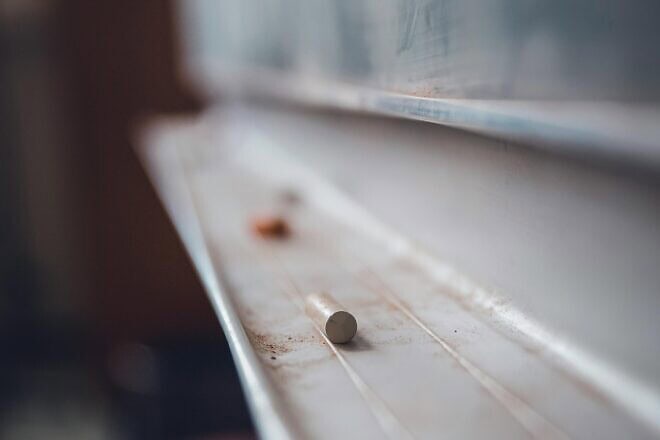 Chalkboard in a classroom. Credit: Markus Spiske/Pexels.