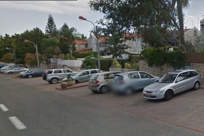 The street where National Unity Party Chairman Benny Gantz lives in Rosh Ha'ayin, east of Tel Aviv. Credit: Google Maps.