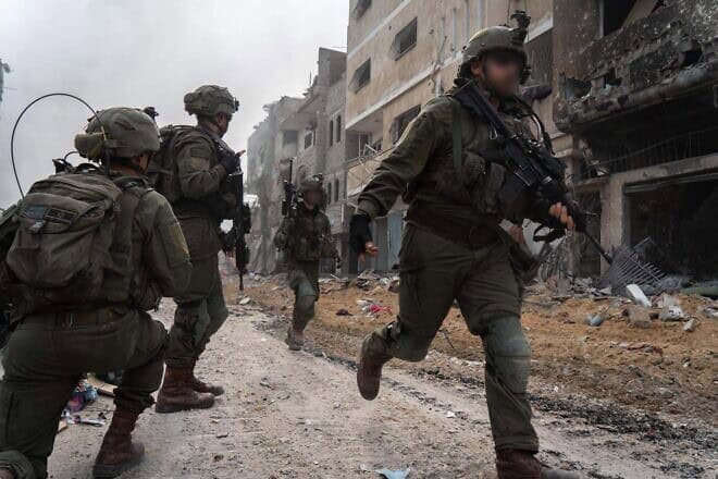 Soldiers from the IDF's 162nd "Steel" Division battle terrorist squads in Gaza City's Zeitoun quarter, Feb. 2024. Credit: IDF.
