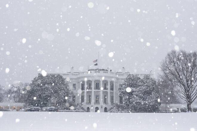 Snow falls on the White House n Washington, D.C., on Jan. 6, 2025. Credit: Oliver Contreras/White House.
