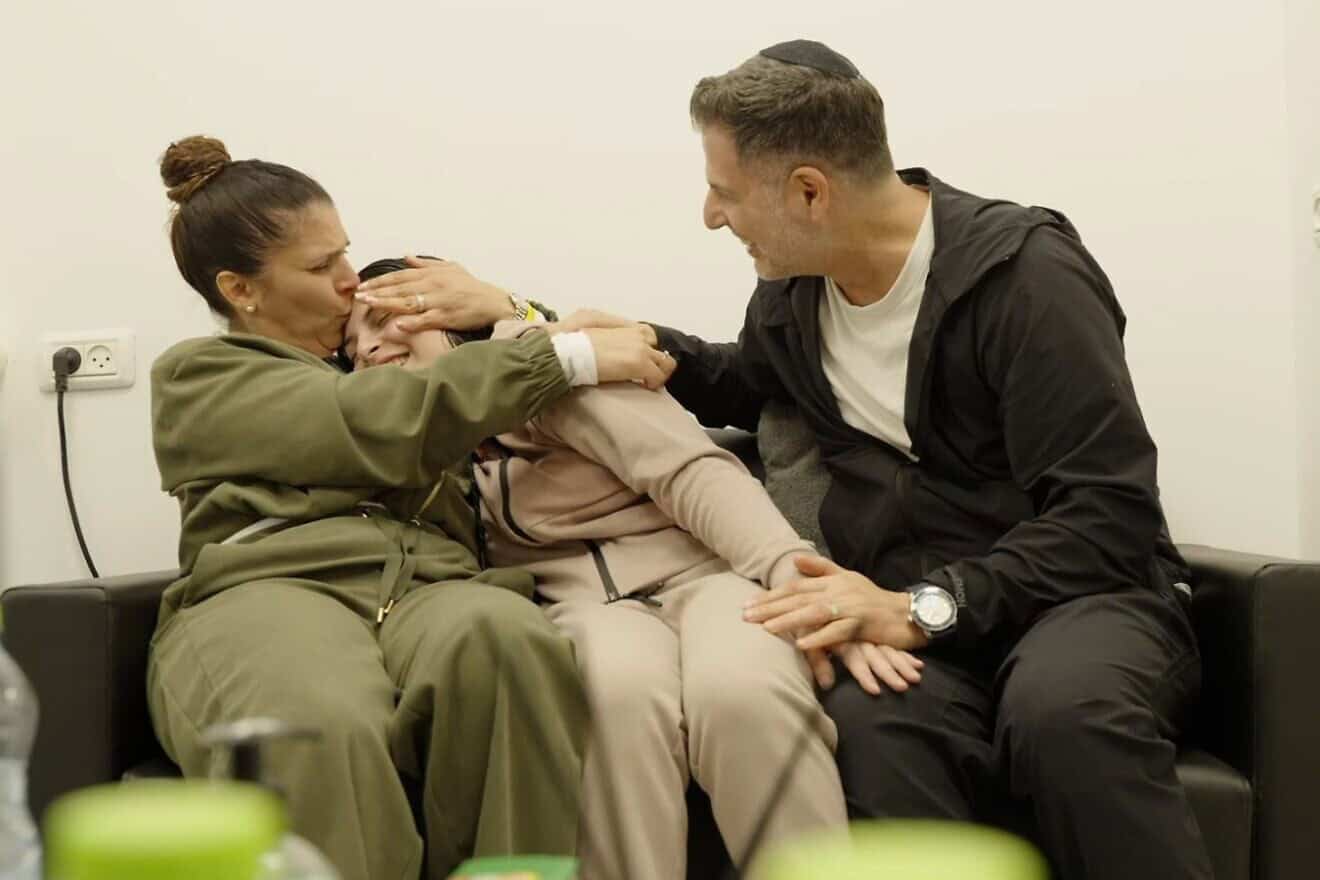 Former Hamas captive Daniella Gilboa reunites with her parents at the IDF's Re'im Camp near the Gaza Strip, Jan. 25, 2025. Credit: IDF Spokesperson's Unit.