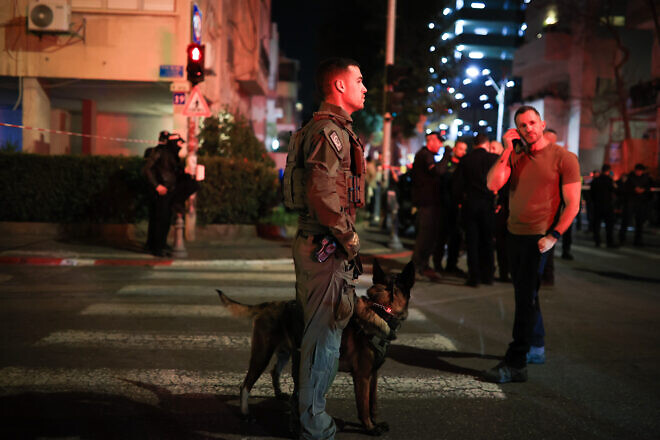 Israeli security forces at the scene of a stabbing attack in Tel Aviv, Jan. 21, 2025. Photo by Itai Ron/Flash90.