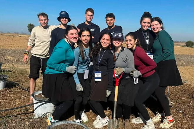Students volunteered on Israeli farms during their alternative winter break. Credit: Courtesy Jewish National Fund-USA.