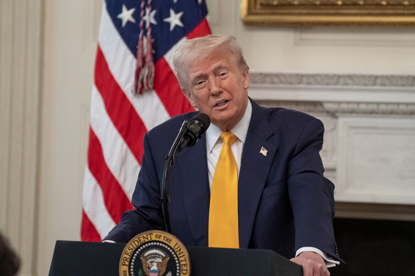 U.S. President Donald Trump delivers remarks at a business session with the nation’s governors in the State Dining Room of the White House, Feb. 21, 2025. Photo by Joyce N. Boghosian/White House.