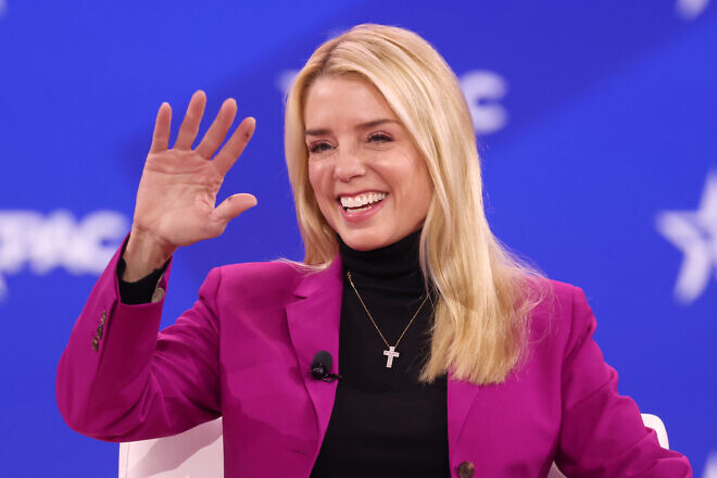 U.S. Attorney General Pam Bondi speaking at the 2025 Conservative Political Action Conference (CPAC) at the Gaylord National Resort & Convention Center in National Harbor, Md., Feb. 20, 2025. Credit: Gage Skidmore via Creative Commons.