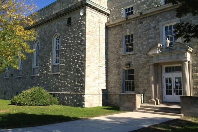 Clark Hall on the campus of the University of Buffalo, N.Y. Credit: Davidhar via Wikimedia Commons.