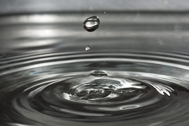 A drop of water. Credit: Claudia Wollesen/Pixabay.