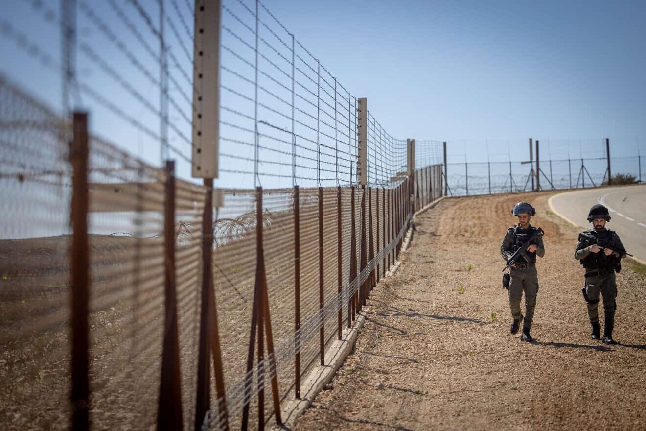 Israel Border Police officers patrol the security fence near Beit Iksa in Judea, March 12, 2024. Photo by Chaim Goldberg/Flash90.
