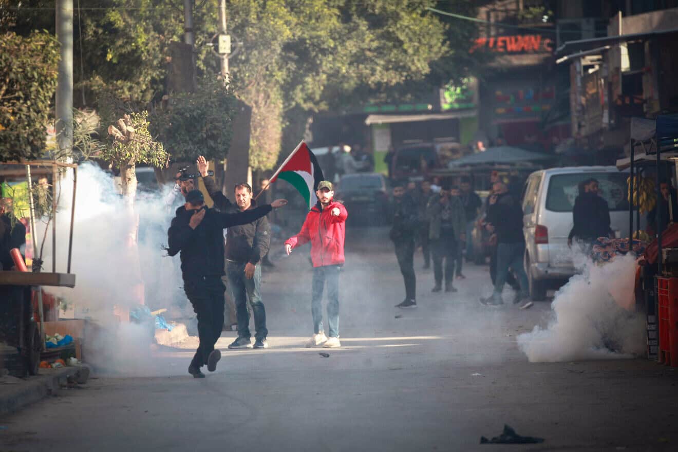Palestinian security forces handle an outbreak in the center of Jenin on Dec. 16, 2024. Photo by Nasser Ishtayeh/Flash90.