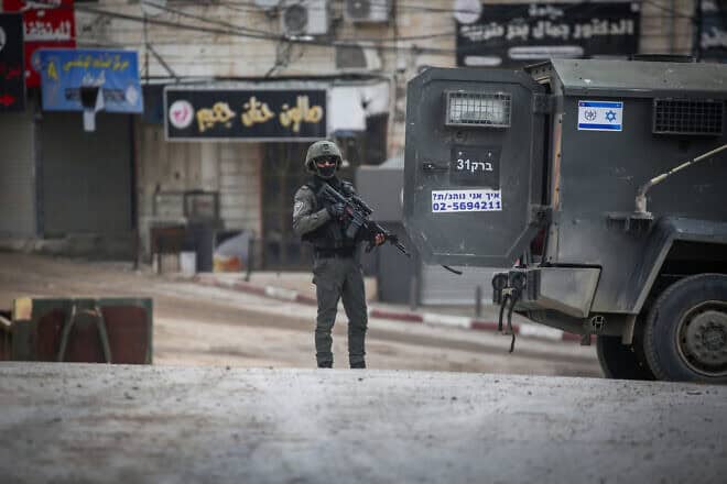 An Israel Border Police officer during a counter-terrorism operation in Jenin, northern Samaria, Feb. 1, 2025. Photo by Nasser Ishtayeh/Flash90.