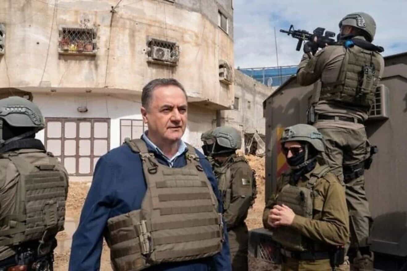 Defense Minister Israel Katz visits IDF troops in the Tulkarem refugee camp in northern Samaria, Feb. 21, 2025. Photo by Ariel Hermoni/Defense Ministry.
