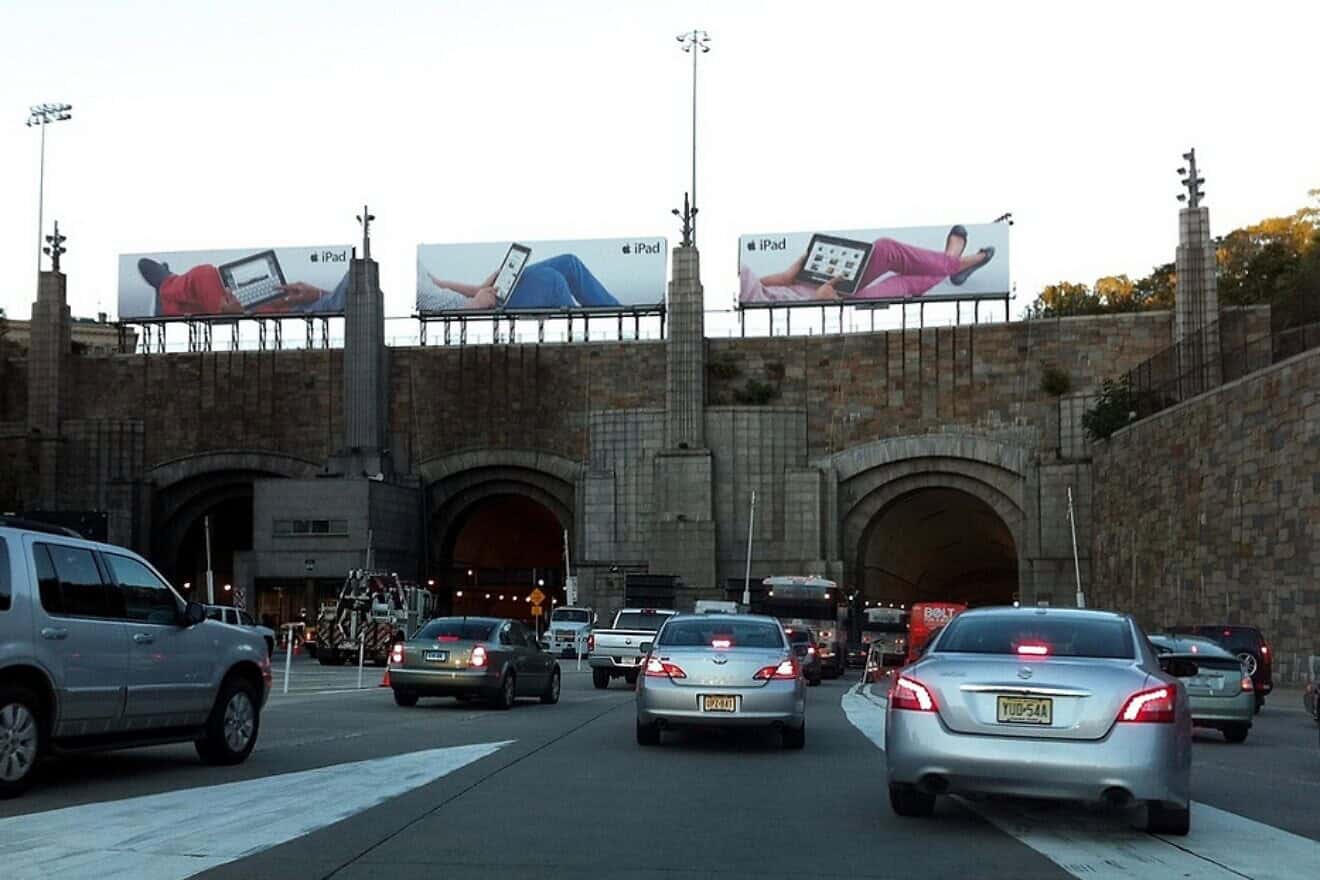 Cars entering the Lincoln Tunnel in New Jersey on Oct. 2, 2010. Photo by Dan Souza/Wikimedia Commons.