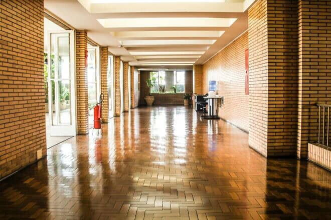 A school hallway. Credit:  Aaron Mello/Pexels.