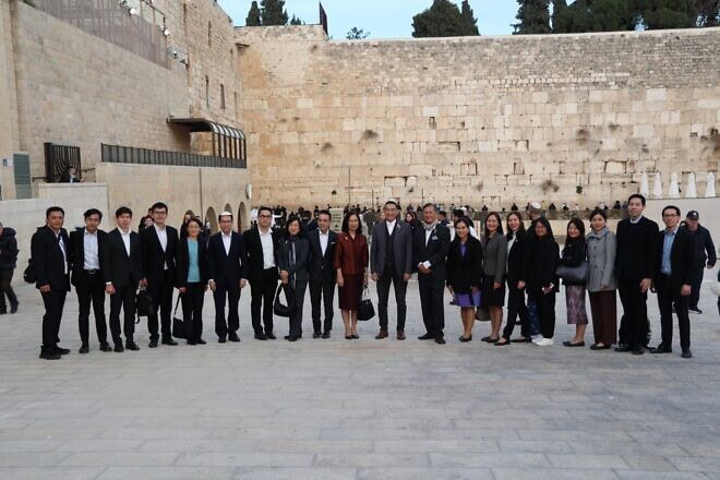 An official Thai delegation, including Thailand's foreign minister, Maris Sangiampongsa, military chief of staff General Songwit Nunphakdi, deputy foreign minister Russ Jalichandra and ambassador to Israel, Pannabha Chandraramya, visit the Western Wall in Jerusalem, Israel, on Feb. 2, 2025. Credit: The Western Wall Heritage Foundation.