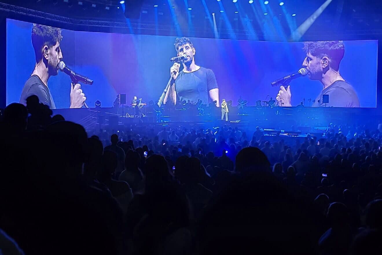 Idan Amedi performs at Jerusalem's Pais Arena, Feb. 19, 2025. Credit: OneFamily.