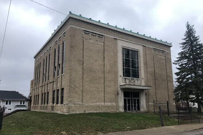 West facing facade of the Beth-El Zedeck Temple in Indianapolis, Ind., on Nov. 30, 2020. Credit: Karloor via Wikimedia Commons.