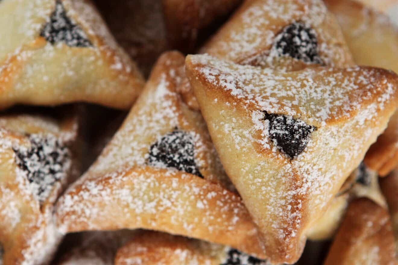 IDF distributes nearly 500k hamantaschen for Purim