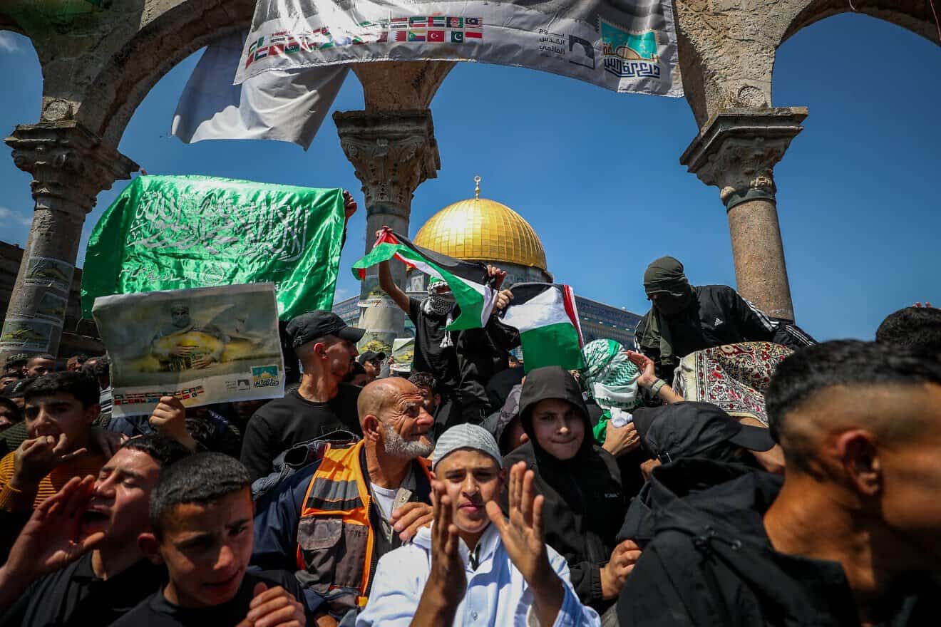 Palestinians protest after Friday prayers during the month of Ramadan at the Temple Mount in Jerusalem's Old City, April 14, 2023. Photo by Jamal Awad/Flash90.