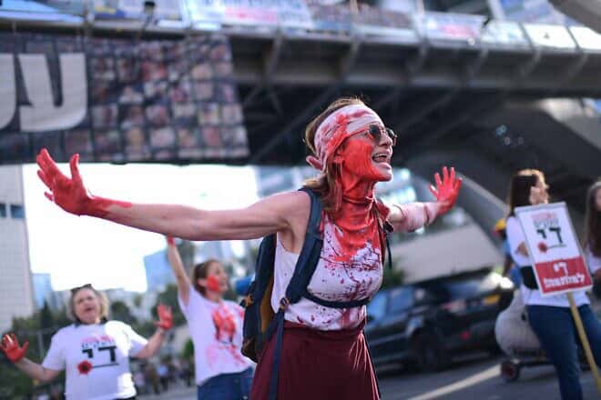 Mothers of Israeli soldiers protest against the war in Gaza, Tel Aviv, May 29, 2024. Photo by Tomer Neuberg/Flash90.