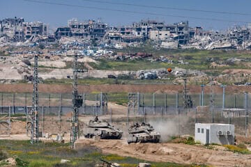 Israeli soldiers seen on the Israeli border with the Gaza Strip, on March 18, 2025. Photo by Chaim Goldberg/Flash90.