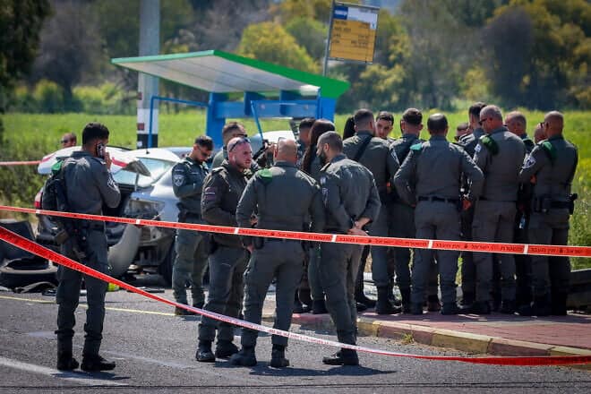 Israeli security forces at the scene of a terror attack near Yokneam, March 24, 2025. Photo by David Cohen/Flash90.