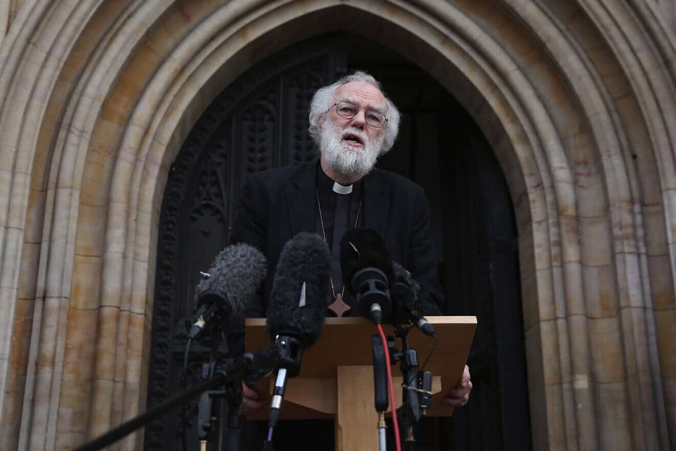 Former Archbishop of Canterbury Rowan Williams speaks to the media outside Croydon Minster, Oct. 17, 2016. Photo by Dan Kitwood/Getty Images.