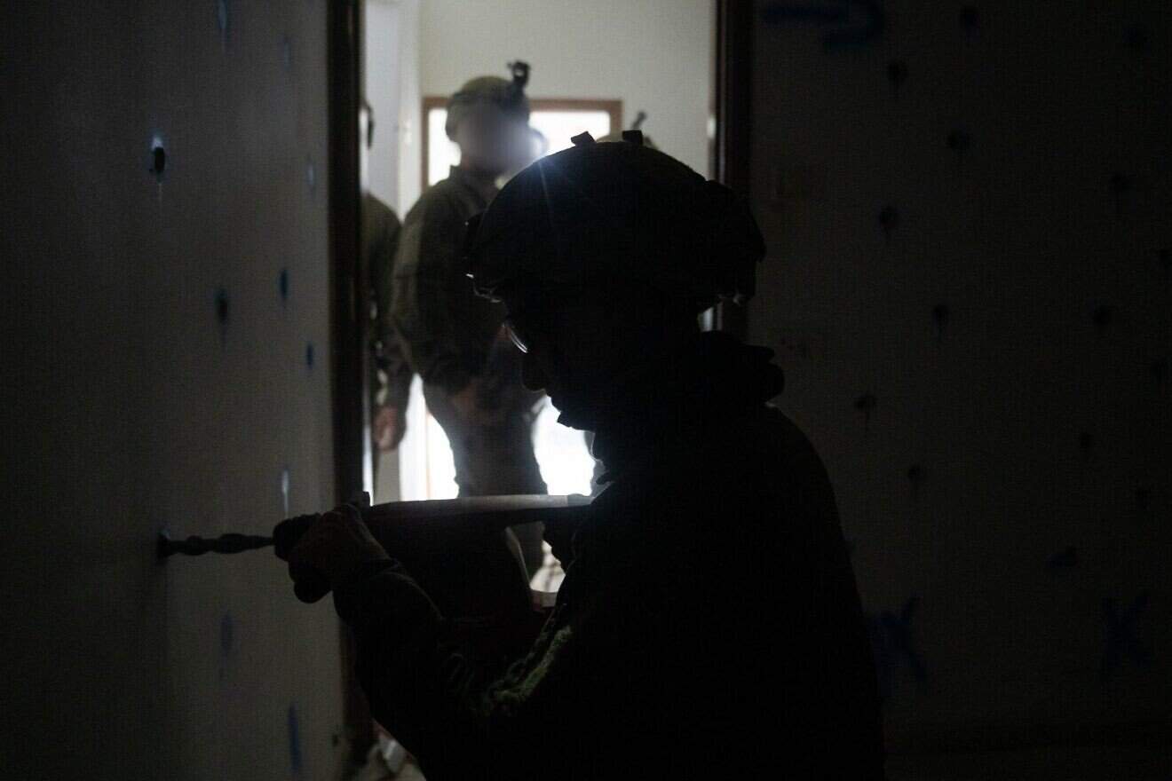 Israeli troops preparing for demolition the Hebron home of the terrorists behind the deadly Jaffa light rail attack, during the overnight hours of March 4 and 5, 2025. Credit: IDF.